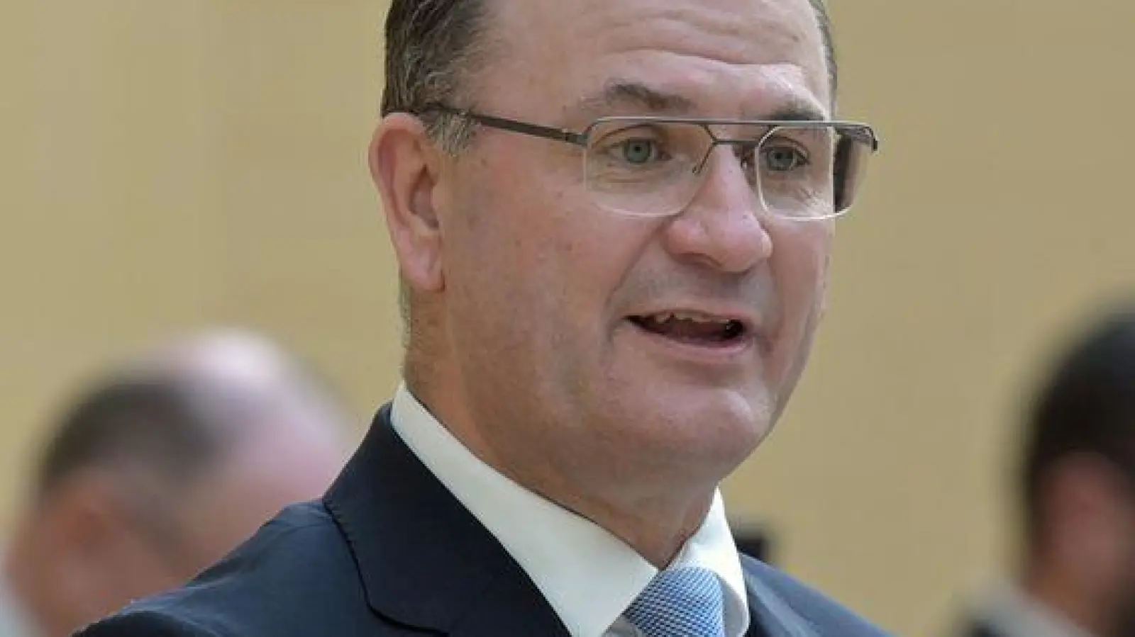 Finanzminister Albert Füracker (CSU) ist mit den bisherigen Behördenverlagerungen zufrieden. (Foto: Malin Wunderlich/dpa)