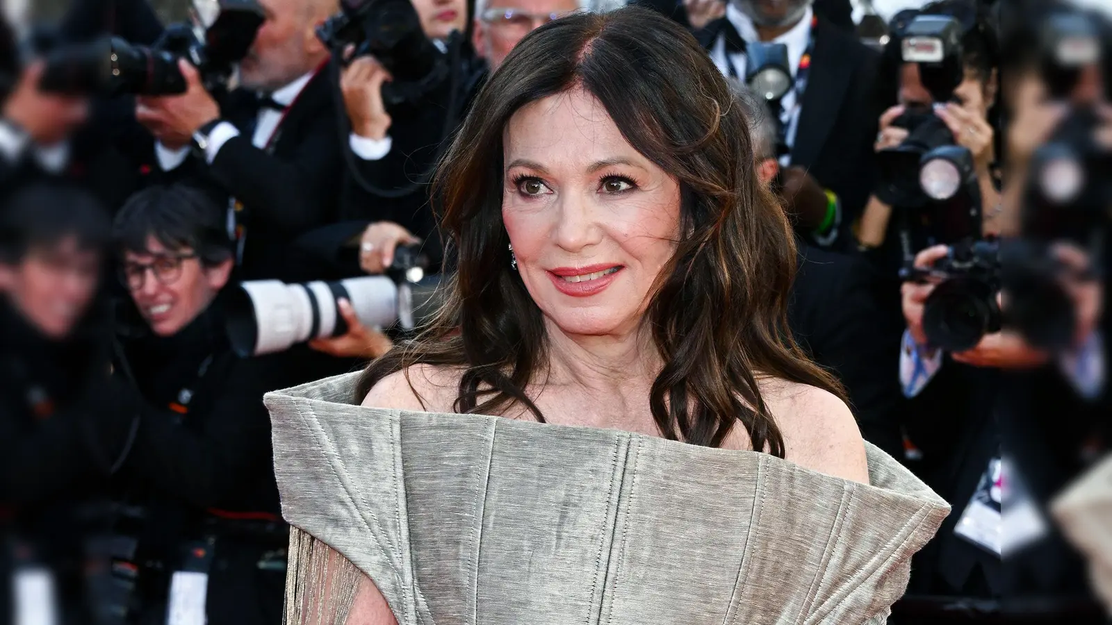 Iris Berben zeigte sich in bei den diesjährigen Filmfestspielen in Cannes auf dem roten Teppich. (Archivbild) (Foto: Terenghi/Ipa-Agency.Net/IPA via ZUMA Press/dpa)