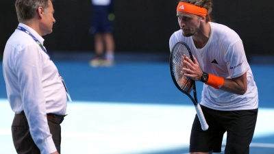 Alexander Zverev haderte mit einer medizinischen Auszeit von Carlos Alcaraz. (Foto: Asanka Brendon Ratnayake/AP/dpa)