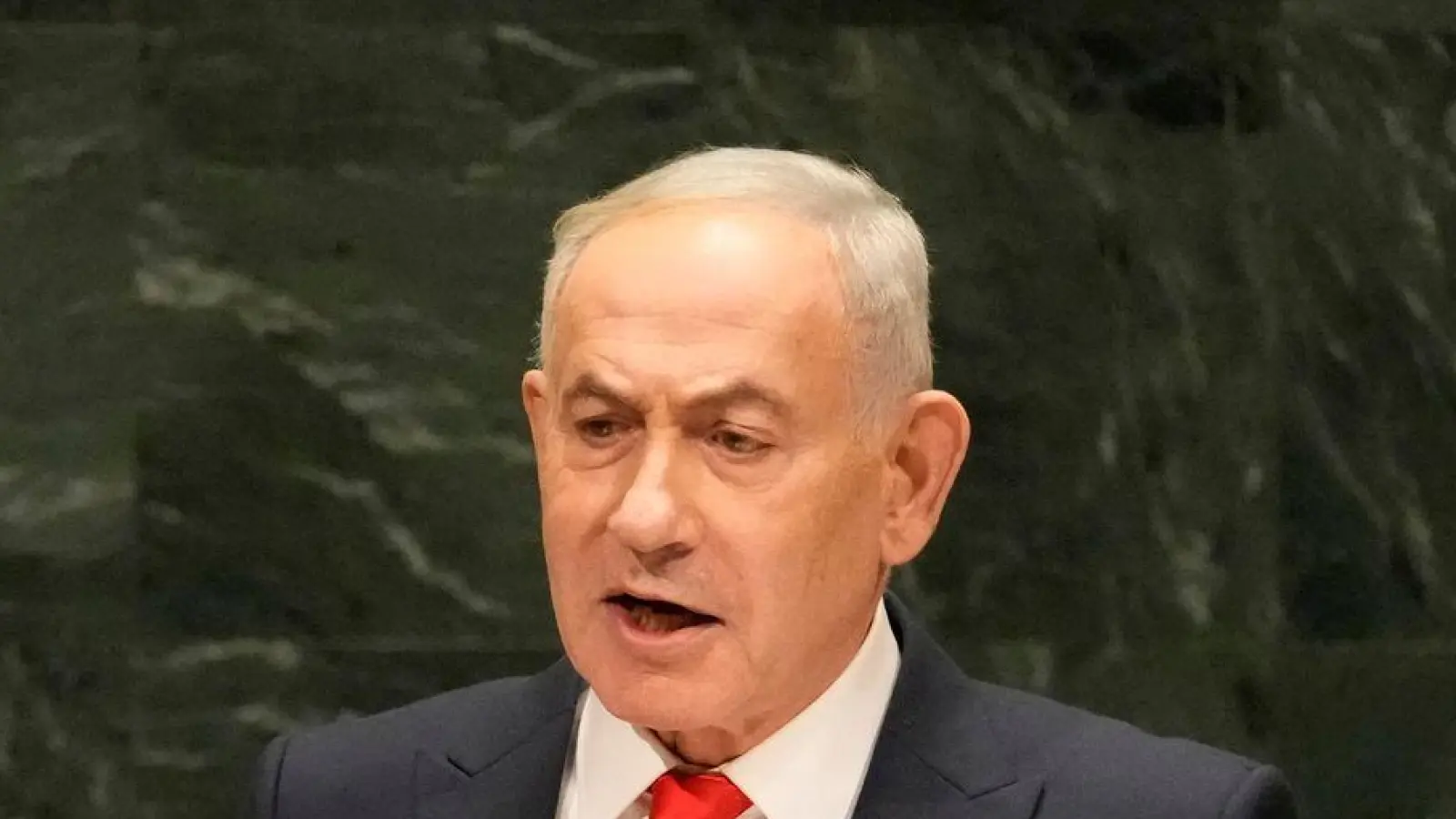 Israelische Medien gehen davon aus, dass sich die Rede von Benjamin Netanjahu bei der UN-Generaldebatte vor der anstehenden Wahl im Land auch an das heimische Publikum richtet.  (Foto: Seth Wenig/AP/dpa)