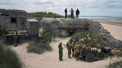 Im Juni 2024 wurde zum 80. Jahrestag die Landung am „Utah Beach“ in der Normandie nachgestellt. (Foto: Laurent Cipriani/AP/dpa)