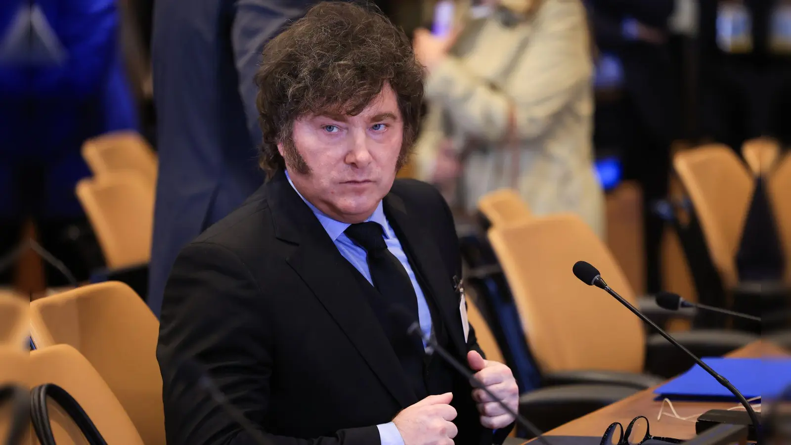 Argentiniens Präsident Javier Milei setzt London eine zweiwöchige Frist, um das aktuelle Erdölprojekt bei den Falklandinseln zu unterbinden. (Archivbild) (Foto: Charly Triballeau/Pool AFP/AP/dpa)