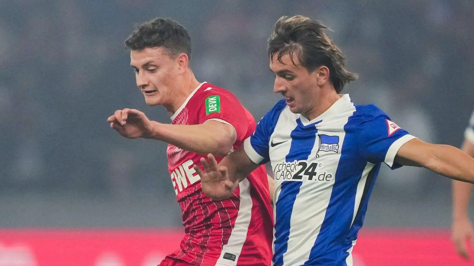 Die beiden früheren Bundesligisten Hertha BSC und der 1. FC Köln trafen in Berlin aufeinander. (Foto: Soeren Stache/dpa)