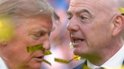 FIFA-Präsident Gianni Infantino pflegt ein enges Verhältnis zu Präsident Donald Trump. (Archivbild)  (Foto: Jacquelyn Martin/AP/dpa)