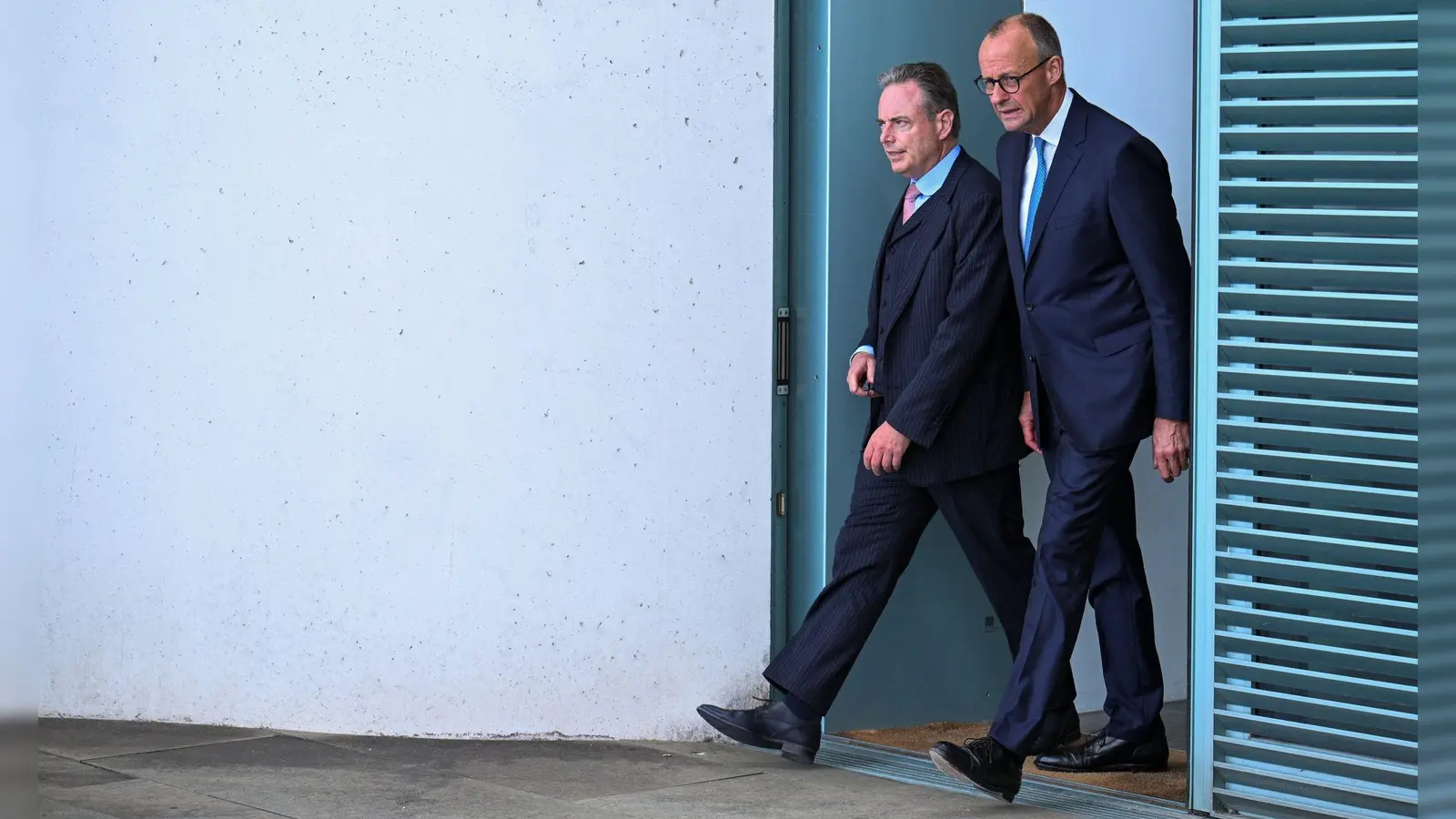 Bundeskanzler Friedrich Merz kommt dem belgischen Ministerpräsidenten Bart De Wever in der Frage der Nutzung russischer Gelder entgegen. (Archivbild) (Foto: Annegret Hilse/Reuters/Pool/dpa)