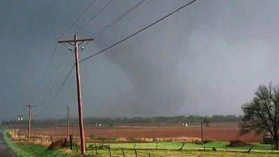 Ein Tornado zieht über Oklahoma. (Foto: Uncredited/KOCO-TV/AP/dpa)