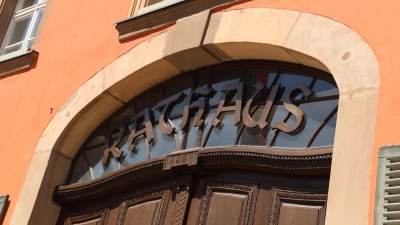 Im Dinkelsbühler Rathaus tagt der Stadtrat. Dass die CSU nach dem Bruch der Fraktion im Sommer 2025 mit acht Mitgliedern zurückgekehrt ist, wurde in der Hauptversammlung als Erfolg des Wahlkampfs gewertet. (Symbolbild: Martina Haas)