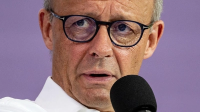 Friedrich Merz sagt, er sei unempfindlich gegenüber persönlichen Anwürfen.  (Foto: Fabian Sommer/dpa)