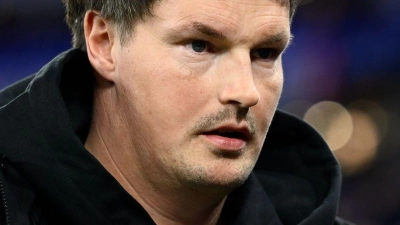 HSV-Trainer Merlin Polzin will über die Ansetzung des Nachholspiels gegen Leverkusen „nicht jammern“. (Foto: Gregor Fischer/dpa)