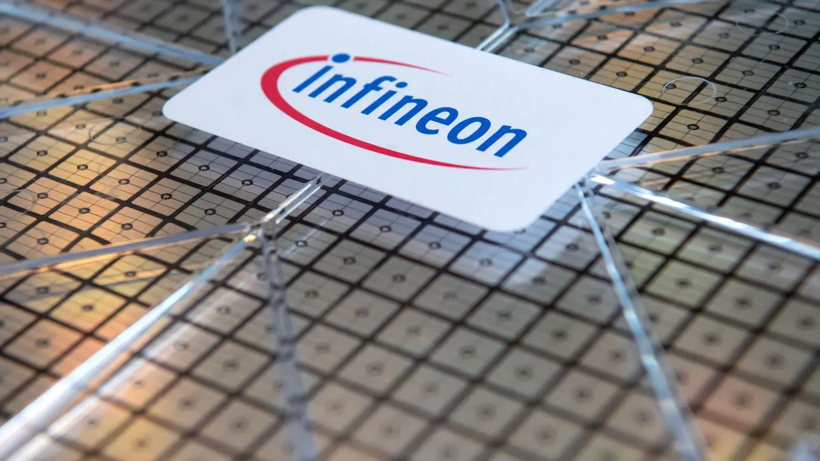 Ein Wafer von Infineon. (Foto: Sven Hoppe/dpa)