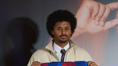 Karim Adeyemi wird beim FC Barcelona vorgestellt.  (Foto: Gerard Franco/DAX via ZUMA Press Wire/dpa)