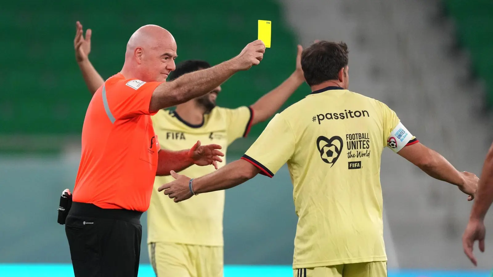 Die FIFA um Präsident Infantino erlässt Balogun eine Sperre. (Archivbild) (Foto: Martin Rickett/PA Wire/dpa)
