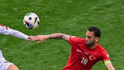 Aktuell läuft er im türkischen Trikot auf - und bald in dem des FC Bayern? (Foto: Julian Stratenschulte/dpa)
