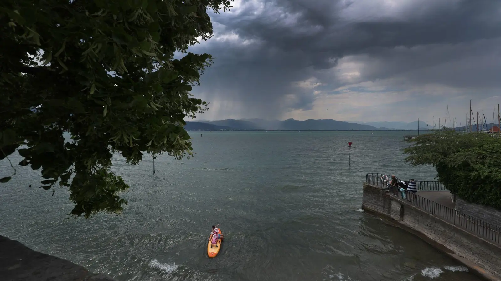 In Bayern drohen am Sonntag Gewitter. (Archivbild) (Foto: Karl-Josef Hildenbrand/dpa)