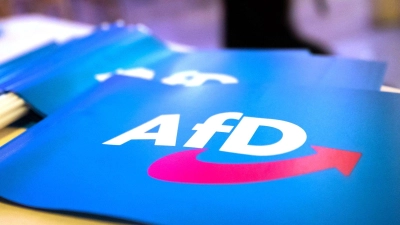 Der Vorfall ereignete sich an einem AfD-Stand in Rosenheim vor der bayerischen Kommunalwahl. (Symbolbild) (Foto: Daniel Karmann/dpa)