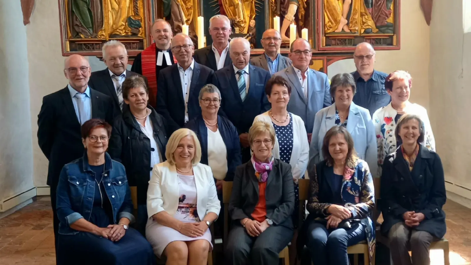 Insgesamt 18 Jubilarinnen und Jubilare feierten in der evangelisch lutherische Kirchengemeinde Segringen das Fest der Goldenen Konfirmation.  (Foto: Wilfried Fiedler)