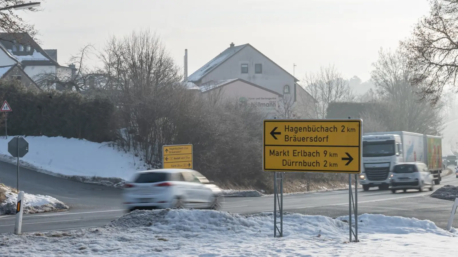 Im Kreuzungsbereich der B8 in Richtung Bräuersdorf beziehungsweise Dürrnbuch soll eine Ampelanlage installiert werden.  (Foto: Mirko Fryska)