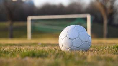 Die Staatsanwaltschaft München II ermittelt wegen Missbrauchsverdacht im Umfeld eines Fußballvereins. (Symbolbild) (Foto: Tobias Hase/dpa)