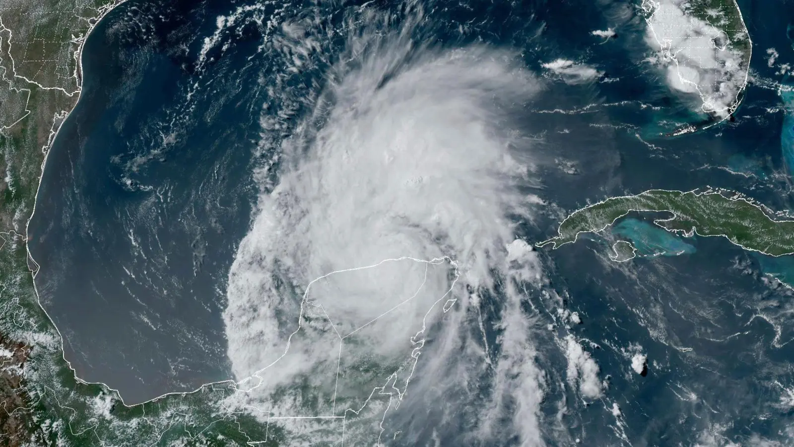 Im US-Bundesstaat Texas rechnen die Behörden mit gefährlichen Sturmfluten. (Foto: -/NOAA via AP/dpa)