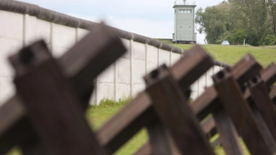 Blick auf das Denkmal an der ehemaligen innerdeutschen Grenze in Hötensleben. (Foto: Matthias Bein/dpa)