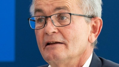 Der vbw-Hauptgeschäftsführer hat in einem Interview einen neuen Anlauf für Mehrarbeit gemacht. (Archivbild) (Foto: Sven Hoppe/dpa)