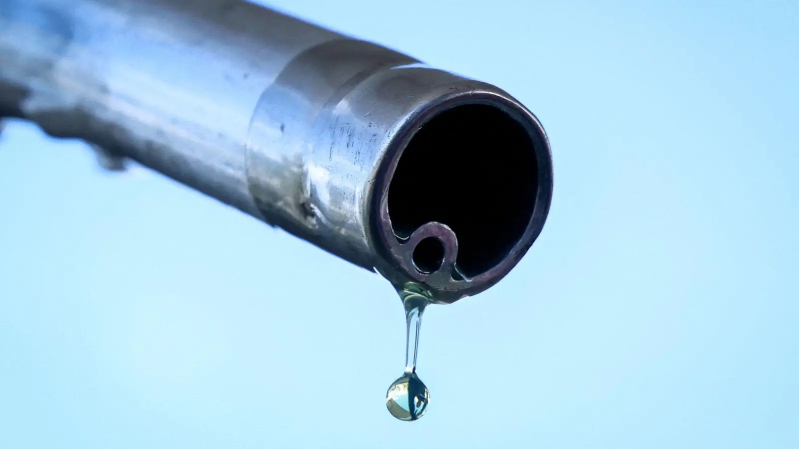 Die Spritpreise schwanken. (Symbolbild) (Foto: Alain Jocard/AFP/dpa)