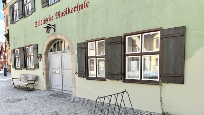 In Dinkelsbühl ist die Musikschule in einem Gebäude in der Nördlinger Straße untergebracht. Die Einrichtung, der sich mittlerweile 15 Kommunen angeschlossen haben, wächst kontinuierlich. (Foto: Martina Haas)