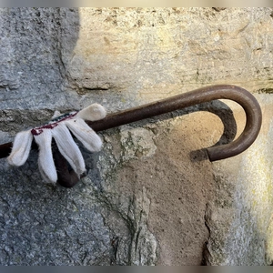 Ist die Handschuhzeit vorbei? - gesehen in Rothenburg (Foto: Hans-Martin Huber)