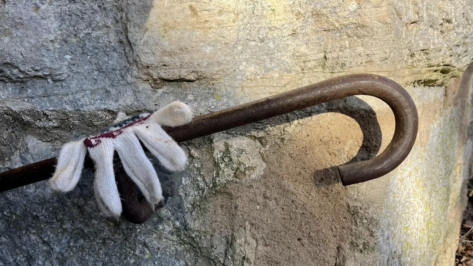 Ist die Handschuhzeit vorbei? - gesehen in Rothenburg (Foto: Hans-Martin Huber)