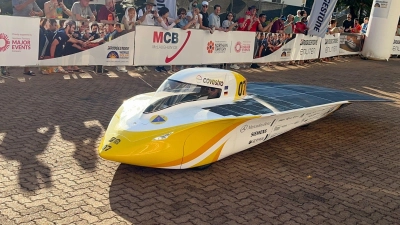 Team Sonnenwagen Aachen startete beim World Solar Challenge in der Pole Position. (Foto: Lloyd Jones/AAP/dpa)