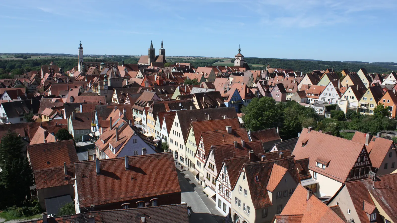 Die mittelalterliche Altstadt Rothenburgs an der Romantischen Straße fasziniert noch immer viele Besucherinnen und Besucher aus der ganzen Welt. (Foto: Anna Beigel)