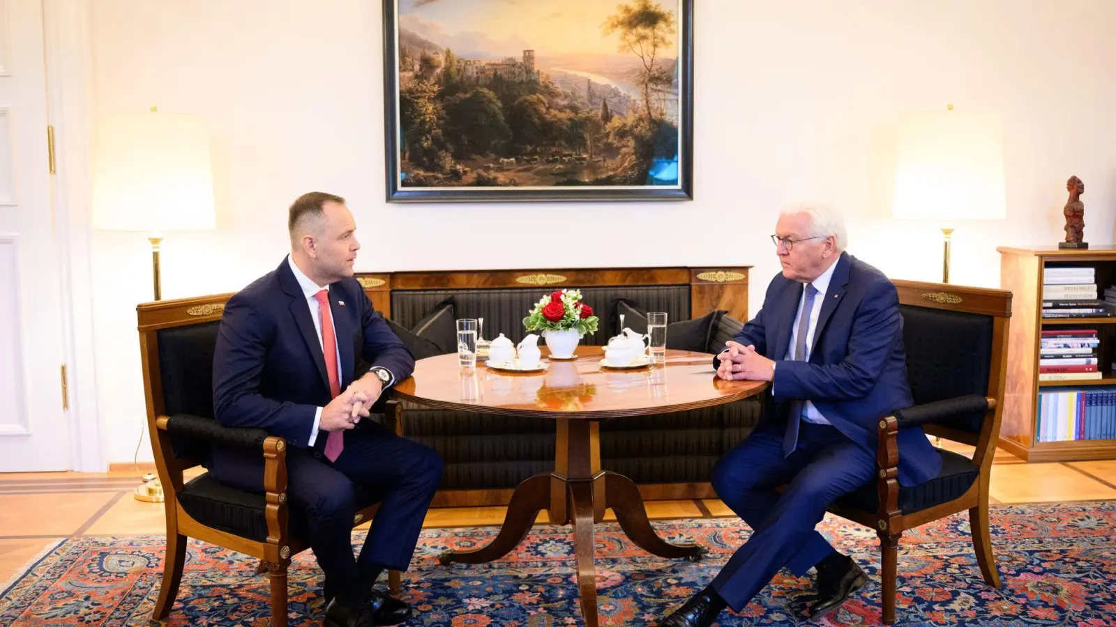 Bundespräsident Steinmeier lehnte im Gespräch mit seinem polnischen Kollegen Nawrocki Reparartionsforderungen erneut ab (Foto: Bernd von Jutrczenka/dpa-Pool/dpa)