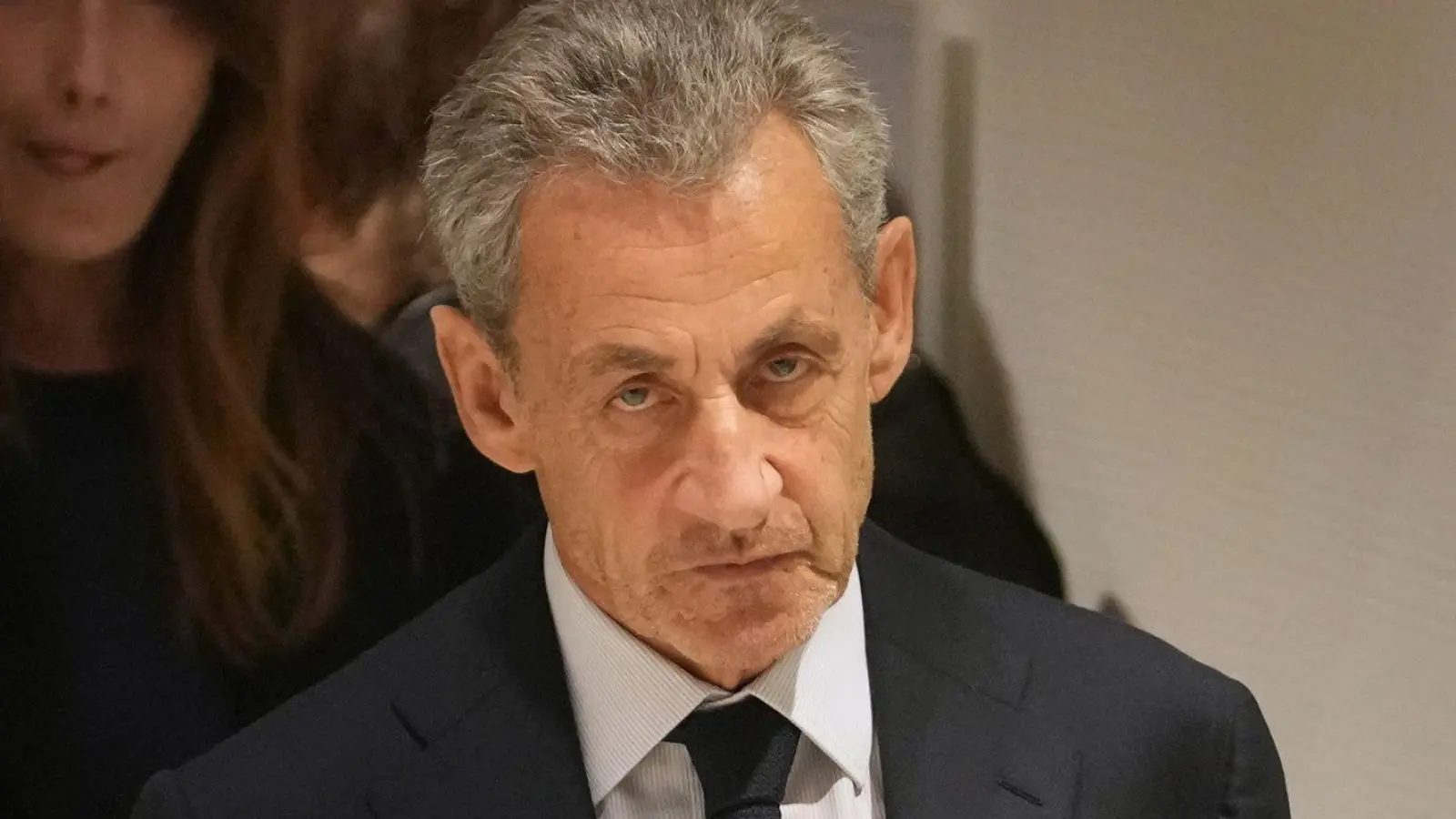 Frankreichs Ex-Präsident Sarkozy muss eine weitere Haftstrafe verbüßen. (Archivbild) (Foto: Christophe Ena/AP/dpa)