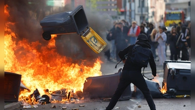 Tausende Menschen wurden bei den Protesten bereits festgenommen. (Archivbild) (Foto: Jean-Francois Badias/AP/dpa)