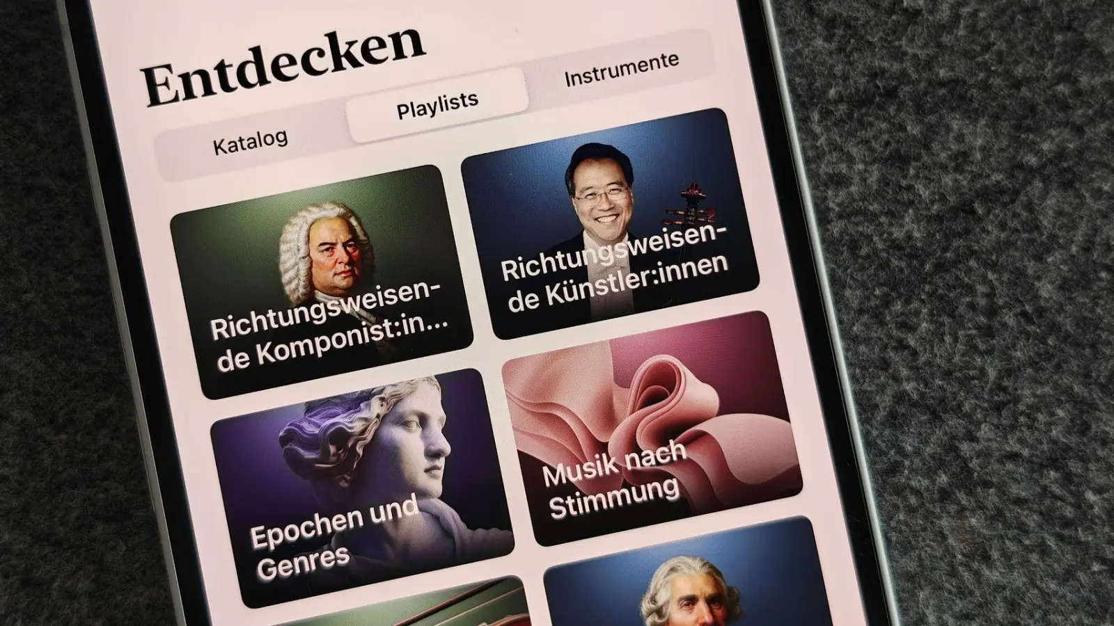 Klassische Musik kann man bei Apple Music in einer eigenen App entdecken. (Foto: Till Simon Nagel/dpa-tmn)