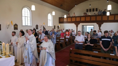 Mit einem festlichen Gottesdienst wurde der Kirchengeburtstag in Leutershausen gefeiert.  (Foto: Alexander Biernoth)