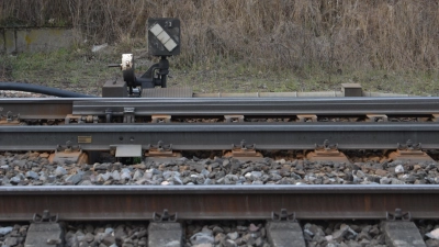 Im Bahnhof Uffenheim blockiert eine defekte Weiche in eine Richtung die Zufahrt zu den Bahnsteigen. (Symbolbild: Johannes Hirschlach)