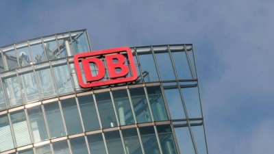 Bei der Aufsichtsratssitzung im Bahntower kommt es am Dienstag zum Machtkampf zwischen der EVG und dem Bundesverkehrsminister. (Archivbild) (Foto: Paul Zinken/dpa)