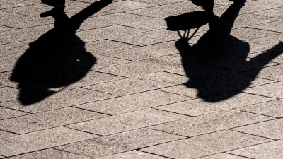 Schnelle Schutzanordnungen erfordern rasches Handeln: Wer nach Handgreiflichkeiten zu lange wartet, kann das Recht auf eine einstweilige Anordnung verlieren. (Foto: Federico Gambarini/dpa)