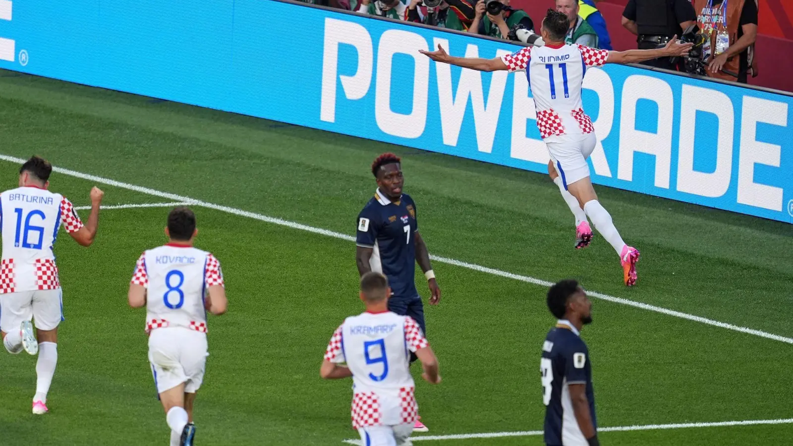 Kroatien darf weiter auf die WM-Zwischenrunde hoffen. (Foto: Alexandra Antoniono/AP/dpa)