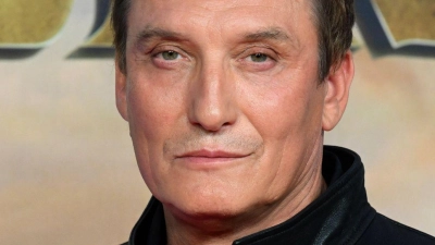 Oliver Masucci interessiert sich für Geschichte. Wäre er heute nochmal jung, wäre er vielleicht gar kein Schauspieler geworden. (Archivbild) (Foto: Felix Hörhager/dpa)