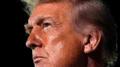 Zu seinen Zielen im Iran äußert er sich bislang nur vage: US-Präsident Donald Trump. (Archivbild) (Foto: Julia Demaree Nikhinson/AP/dpa)