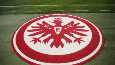 Eintracht Frankfurt wurde mit einer hohen Strafzahlung belegt. (Foto: Frank Rumpenhorst/dpa)