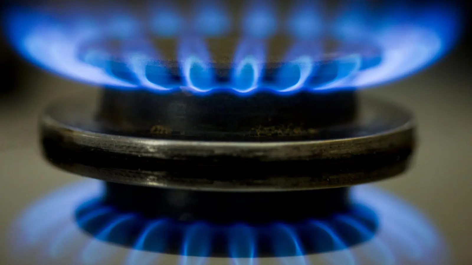 Erdgas brennt bald günstiger. (Illustration) (Foto: Patrick Pleul/dpa-Zentralbild/dpa)