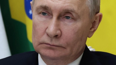 Kremlchef Wladimir Putin feuerte Verkehrsminister Roman Starowoit nach einem guten Jahr im Amt - kurz darauf wurde er tot aufgefunden. (Archivbild) (Foto: Mikhail Metzel/Pool Sputnik Kremlin/AP/dpa)