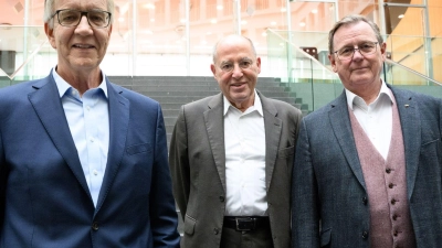 Dietmar Bartsch, Gregor Gysi und Bodo Ramelow bewerben sich um Direktmandate im Bundestag. (Foto: Bernd von Jutrczenka/dpa)