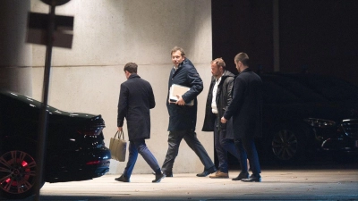 Nach fast sechs Stunden haben die Spitzen von Union und SPD ihre Beratungen beendet. (Foto: Paul Zinken/dpa)