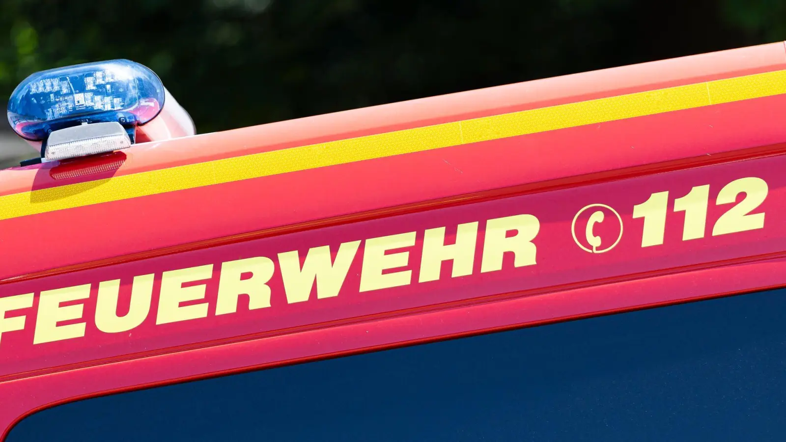Das Feuer war am Dienstag nach einer Rauchmeldung entdeckt worden. (Symbolbild) (Foto: Michael Matthey/dpa)
