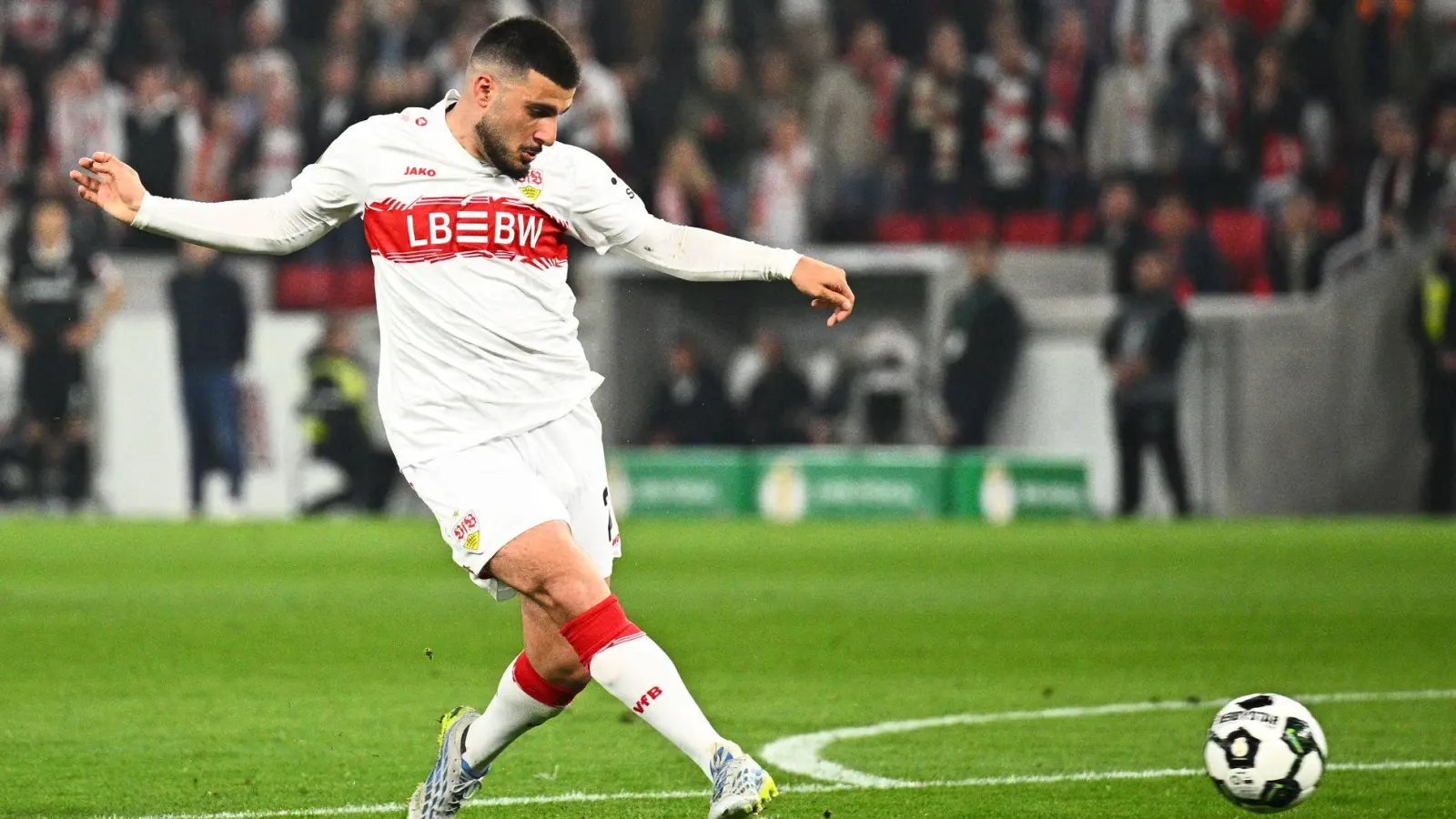 Auch Deniz Undav kritisierte den Schiedsrichter. (Foto: Tom Weller/dpa)