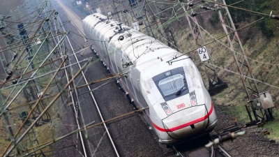 Eine Neubaustrecke Hannover - Hamburg ist umstritten. (Archivbild) (Foto: Julian Stratenschulte/dpa)